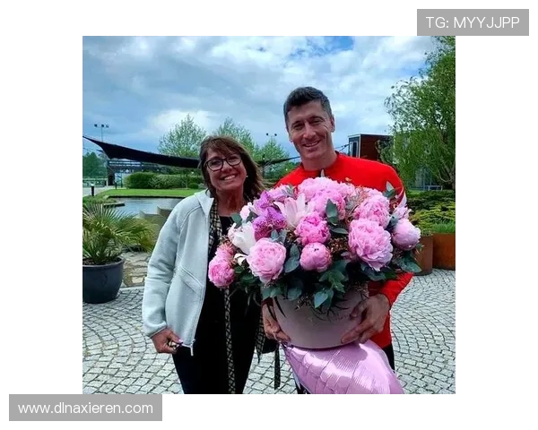 莱万双冠赛季薪资创生涯新高！税后净赚 1600 万欧元(1)